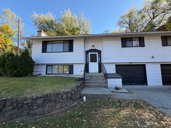 9920-9922 N Whitworth Dr, Spokane, WA 99218