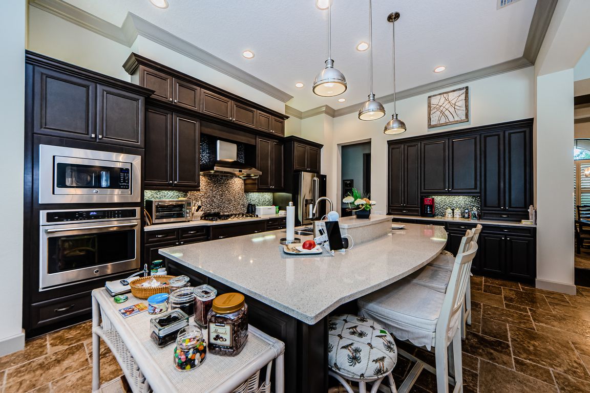 Kitchen 3-2