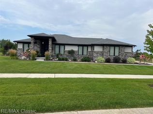 616 Buttercup Trl, Milford, MI 48381