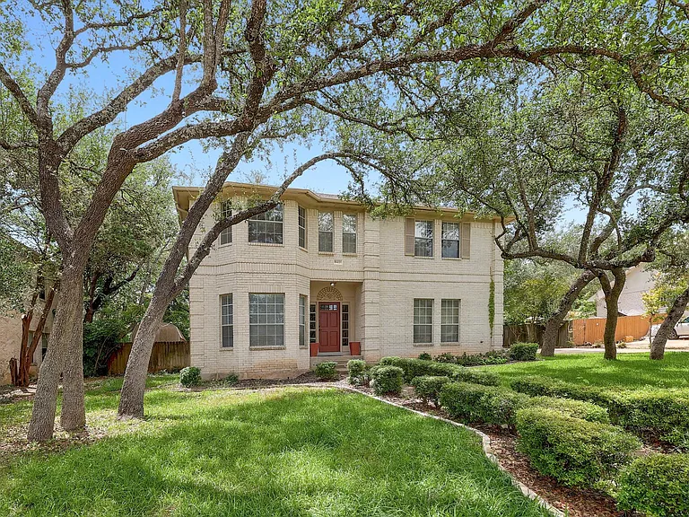9401 Caracas Dr — Photo 2