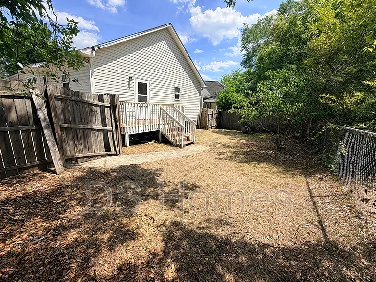 1028 Kent St — Photo 21