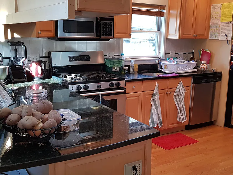 118 Sherman St #118 — Photo 2