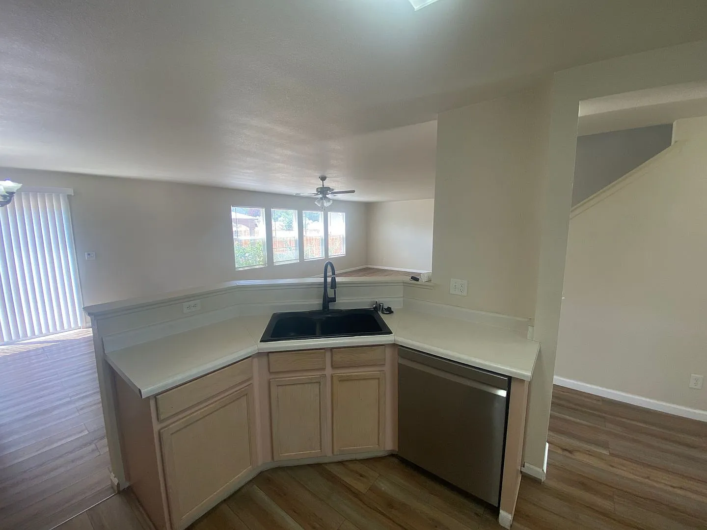 Spacious Home in South Reno 9438 Canyon Meadows Dr — Photo 4