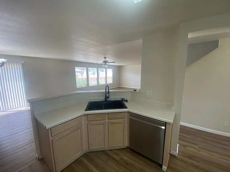 9438 Canyon Meadows Dr — Photo 4