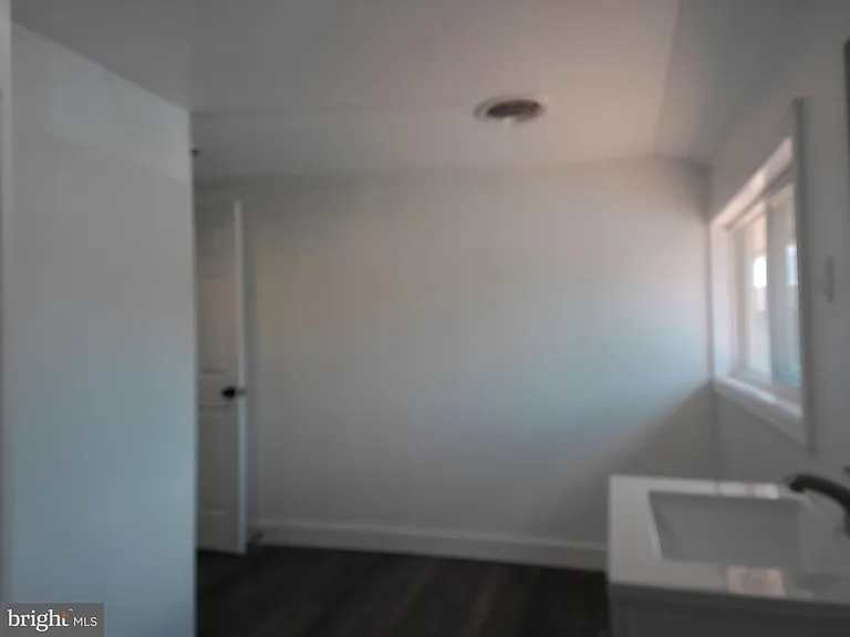 640 E Chestnut St #1 — Photo 10