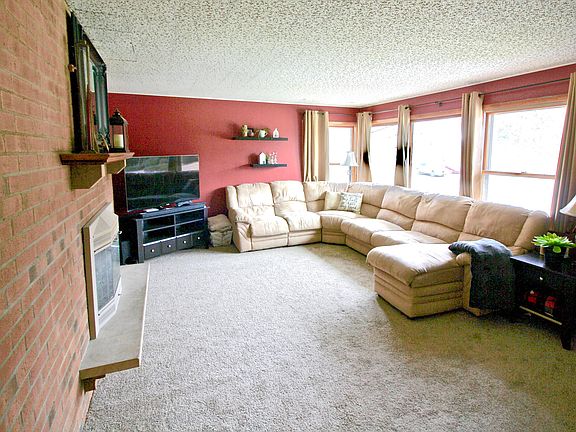 4th image of 1758 Lake Michigan Dr NW