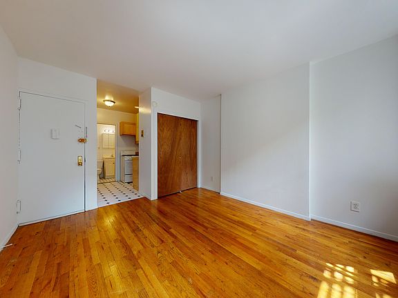 3rd image of 330 E 74th St APT 3d
