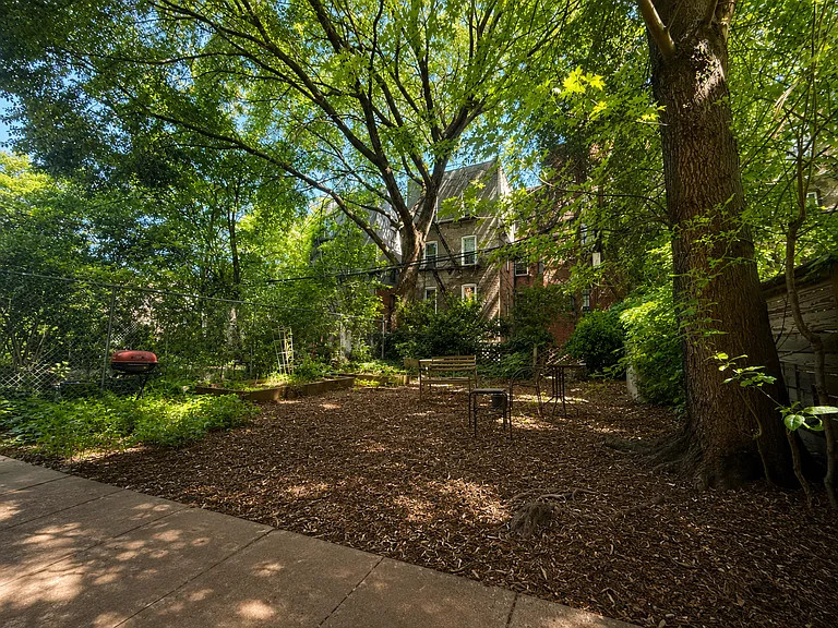 677 Sterling Pl #1R — Photo 9
