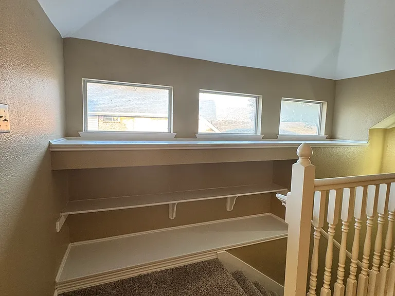 304 Patricia Ln — Photo 25