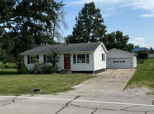 820 Grubbs St, Center Point, IA 52213