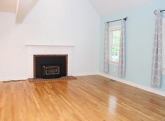 5th image of 15572 Mount Air Ct