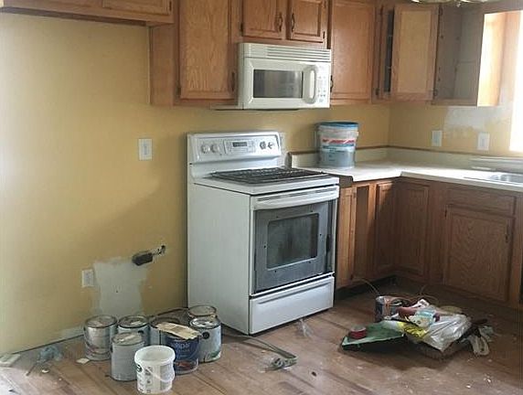 3rd image of 165 Williams St