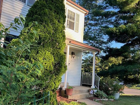2nd image of 2829 Grovemore Ln