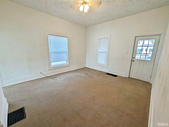 5th image of 1915 Catalpa Ave