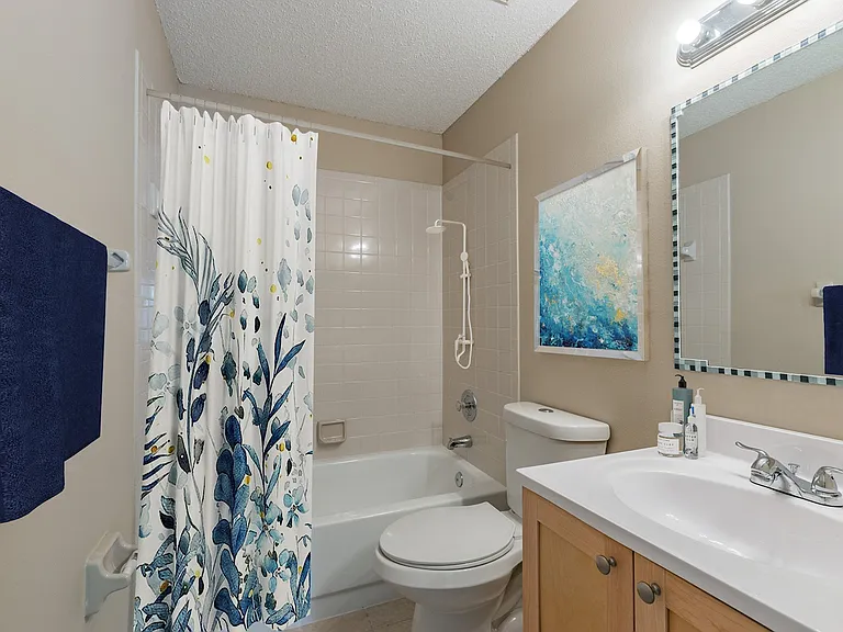 Bathroom with Shower/Tub