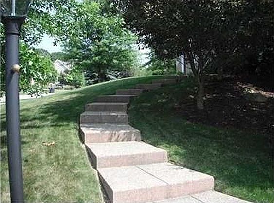 2nd image of 302 Ashbury Ct