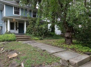 3160 Essex Rd, Cleveland Heights, OH