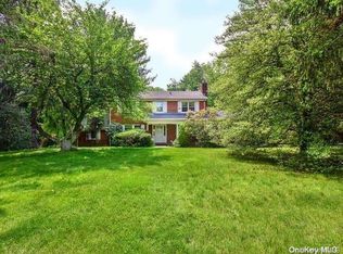 5 Foxboro Ln, Glen Head, NY 11545