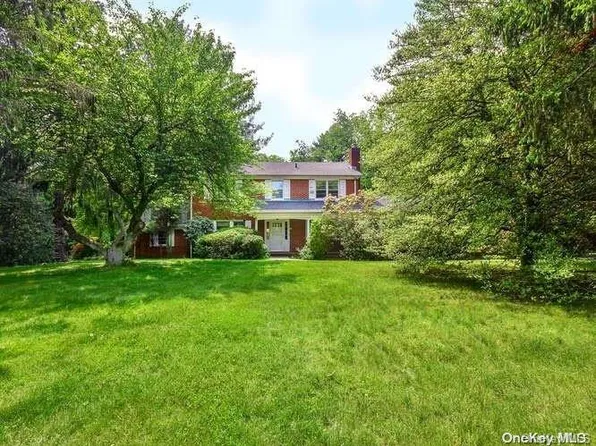 5 Foxboro Lane, Old Brookville, NY 11545