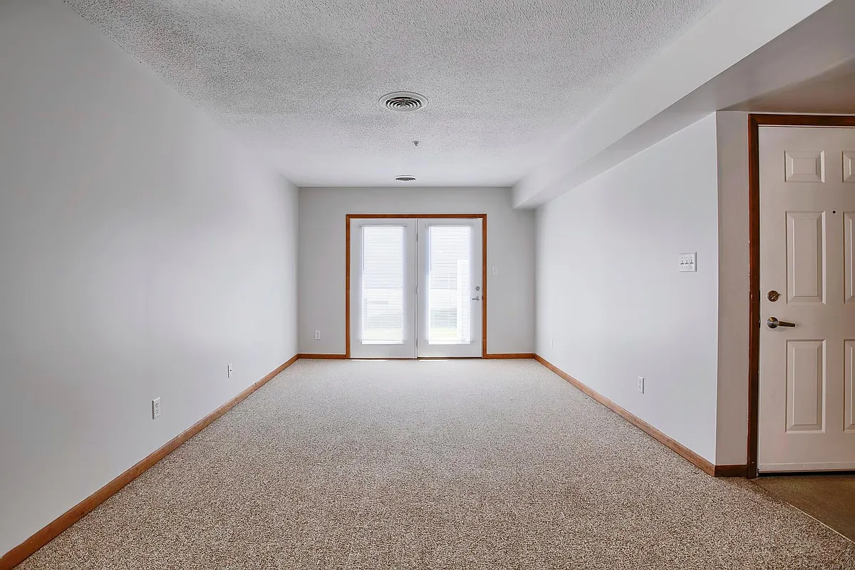 1st-floor Living Room - 306 S State St