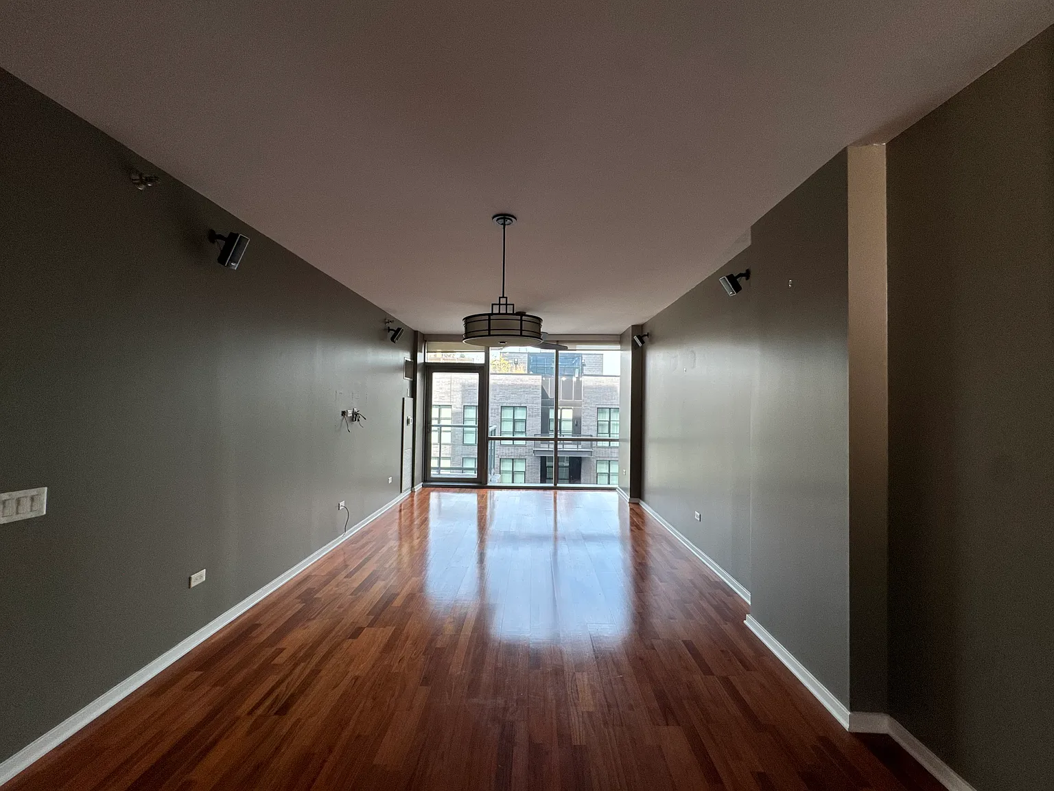 1 bed, 800 sqft, $2,795 — Photo 4