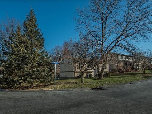 3rd image of 3581 Falmouth Dr