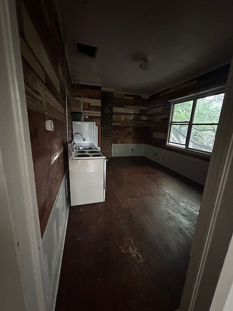 2nd image of 909 Haines Ave APT G
