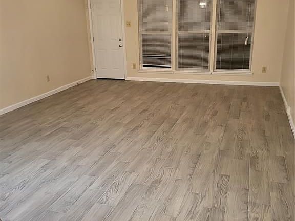 3rd image of 3315 Deermoss Dr