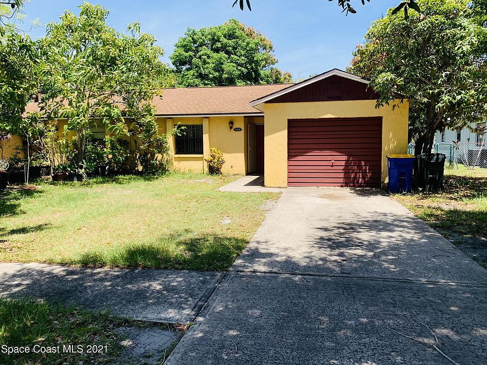 1st image of 808 Poinciana St