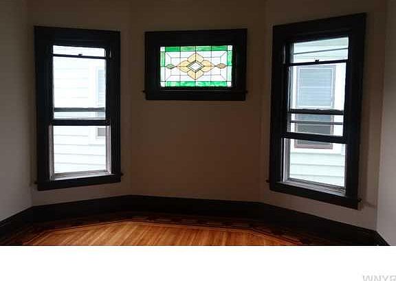 5th image of 901 West Ave
