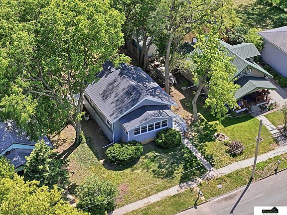 3rd image of 4851 Hillside St