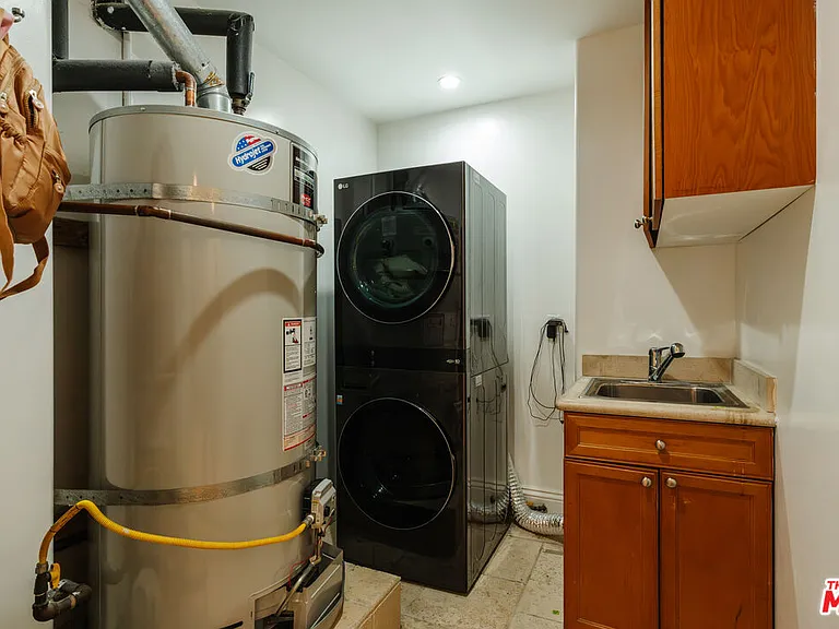 1835 Pandora Ave #302 — Photo 35