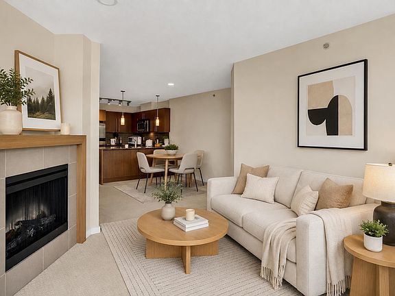 2nd image of 4888 Brentwood Dr #905