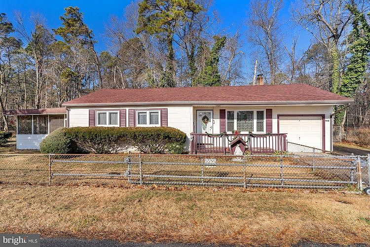 1st image of 903 S Brynwood Dr