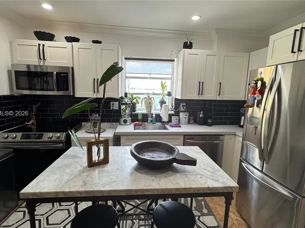 4713 NW 7th St #2051, Miami, FL 33126