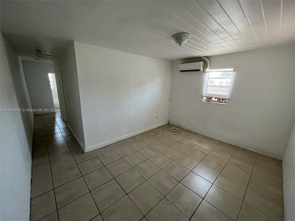 1st image of 219 SW 1st Ter #3