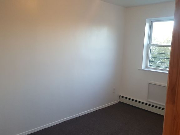 5th image of 584 New Jersey Ave