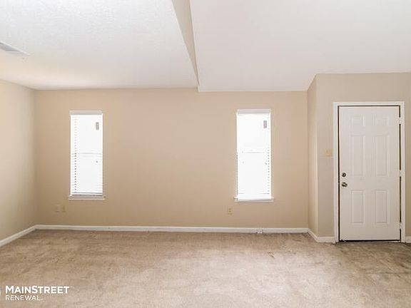 4th image of 2461 Chiswood St