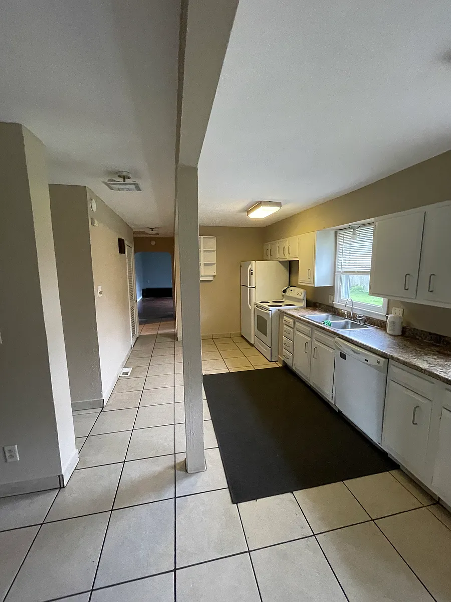 Building Photo - 1344 Winnette Dr