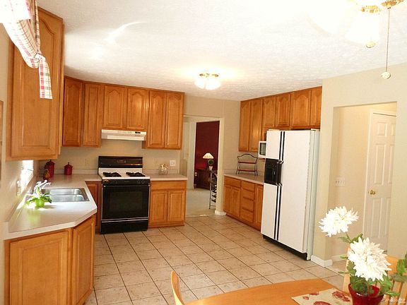 Plenty of Counter space and Buffet area