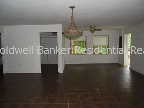 3rd image of 5737 Lake Grove Dr