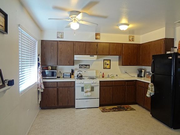 2nd image of 398 Lado De Loma Dr APT A