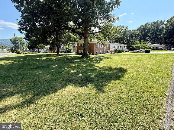 4th image of 15700 Acorn Ct SW