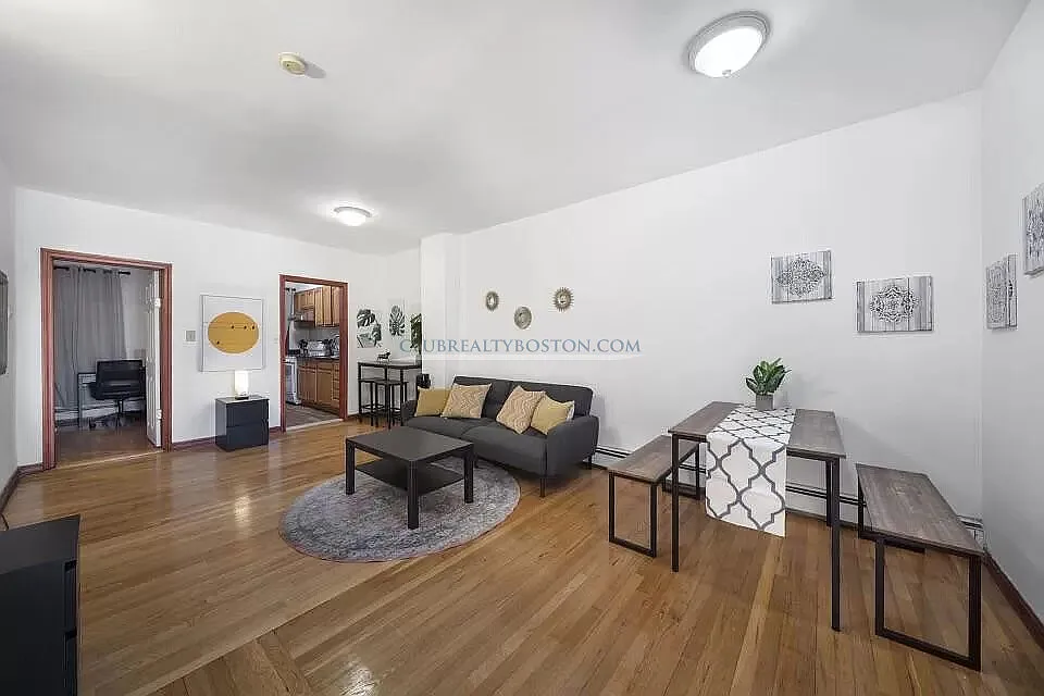 3 bed, 1.0 bath, $4,000 — Photo 1
