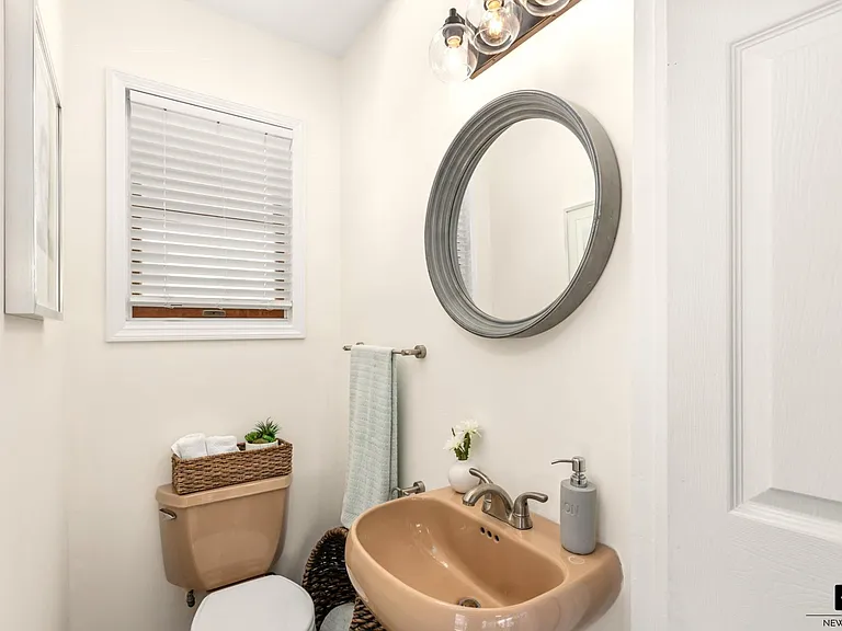 401 Hunter Ave #HOUSE — Photo 12