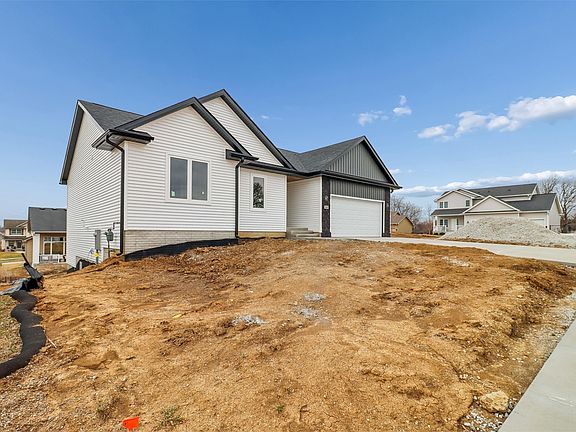 2nd image of 1511 W Lincoln Pl