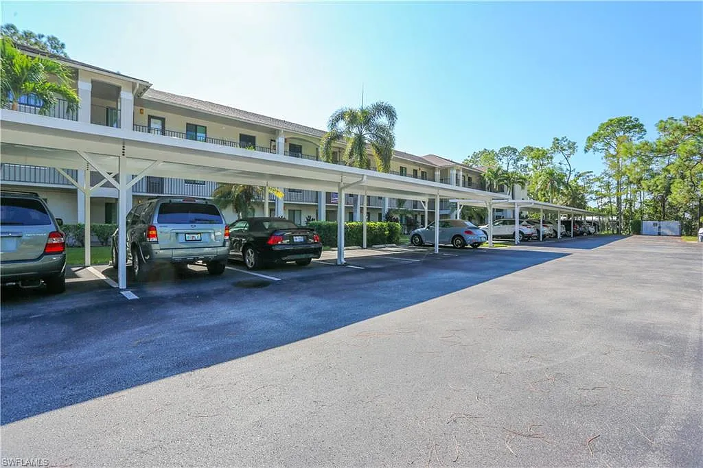 3 bed, 2.0 bath, 1427 sqft, $3,600 — Photo 2