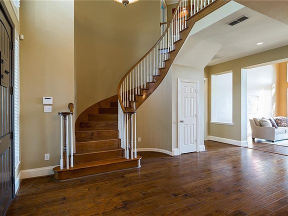 5th image of 7420 Bradford Pear Dr