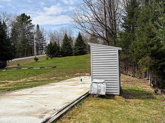 4th image of 160 West Hill Road