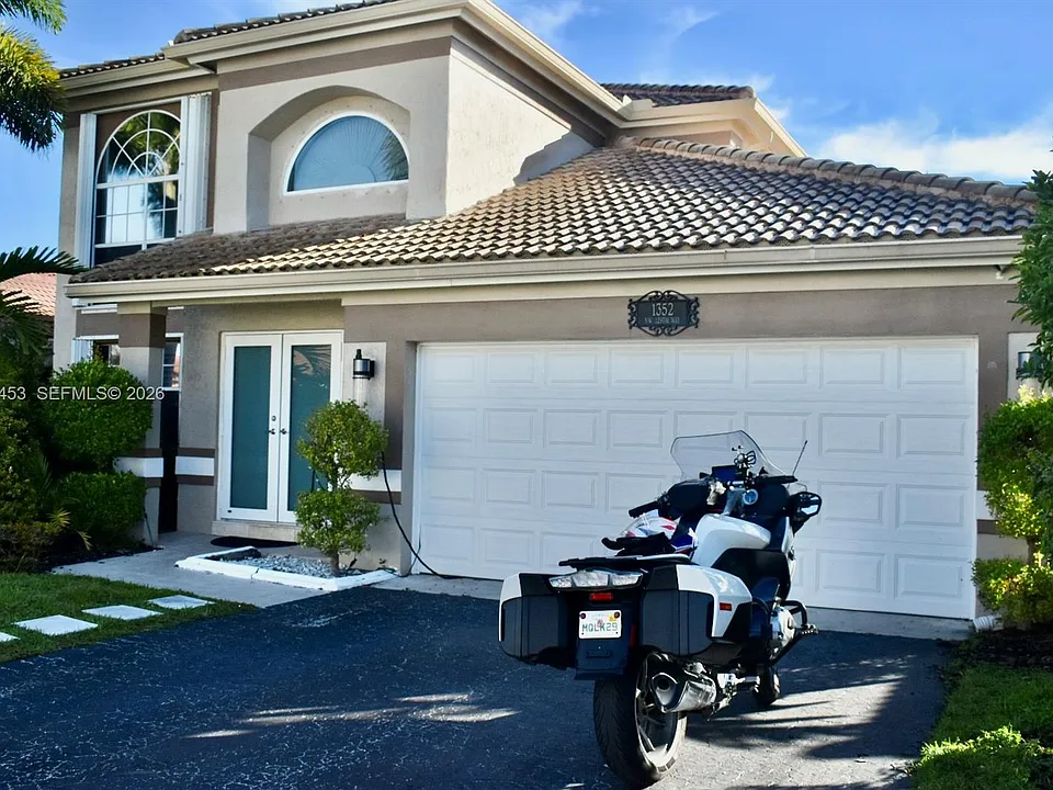 1352 NW 129th Way